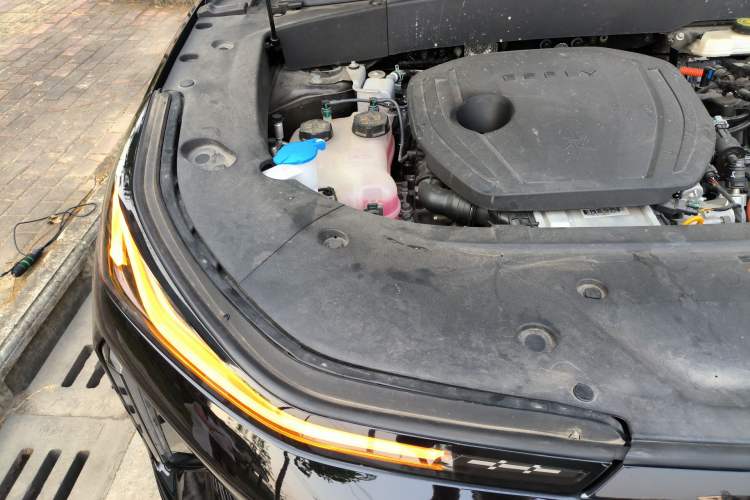 Used Geely Galaxy L7 2023 1.5T 115 km Starship Engine Bay Right