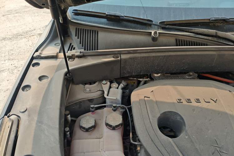 Used Geely Galaxy L7 2023 1.5T 115 km MAX Engine Bay Right