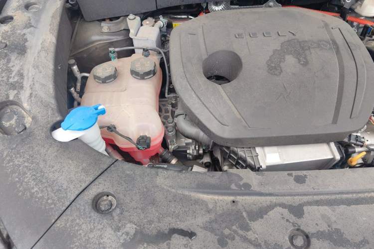 Used Geely Galaxy L7 2023 1.5T 115 km Starship Engine Bay Right