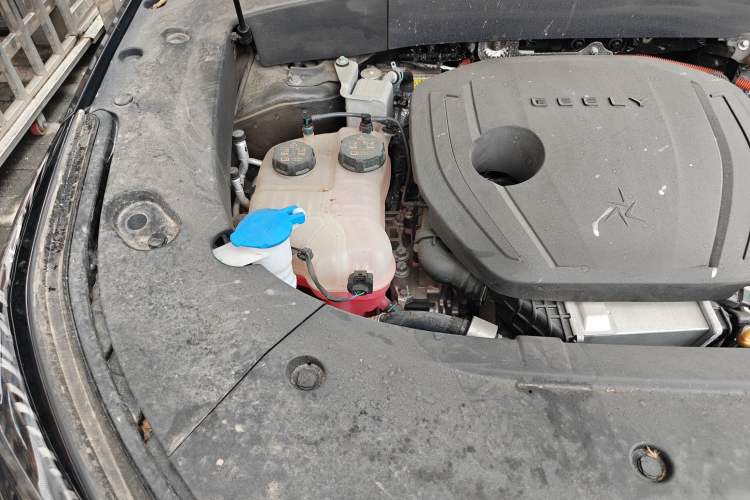 Used Geely Galaxy L7 2023 1.5T 115 km MAX Engine Bay Right