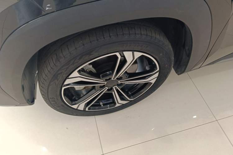 Used Geely Galaxy L7 2023 1.5T 115 km PLUS Exterior 4