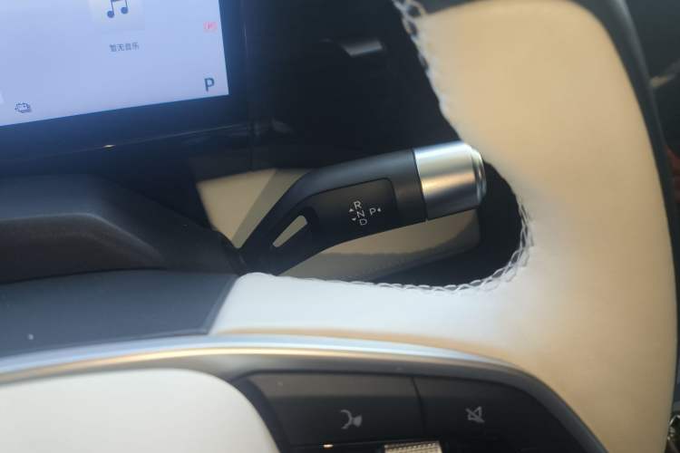 Used Geely Galaxy L7 2023 1.5T 115 km Starship Gear Lever