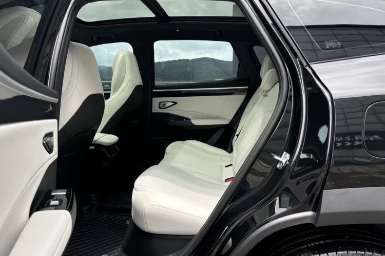 Used Geely Galaxy L7 2023 1.5T 115 km Starship Interior 4