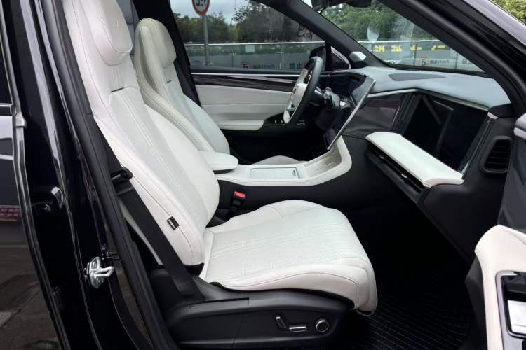 Used Geely Galaxy L7 2023 1.5T 115 km Starship Interior 6