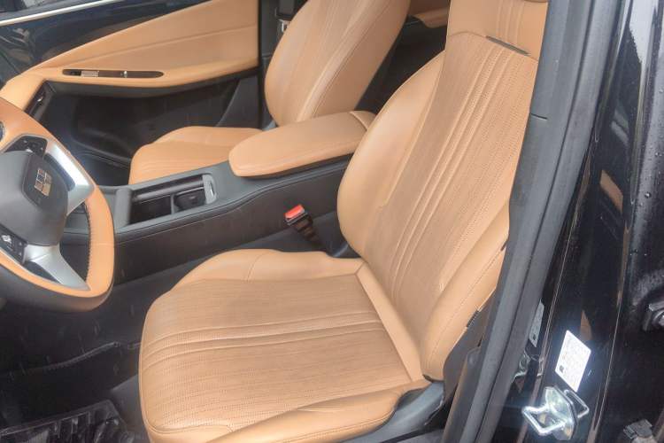 Used Geely Galaxy L7 2023 1.5T 115 km Starship Left Front Seat