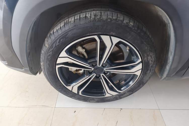Used Geely Galaxy L7 2023 1.5T 115 km PLUS Left Front Wheel Hub