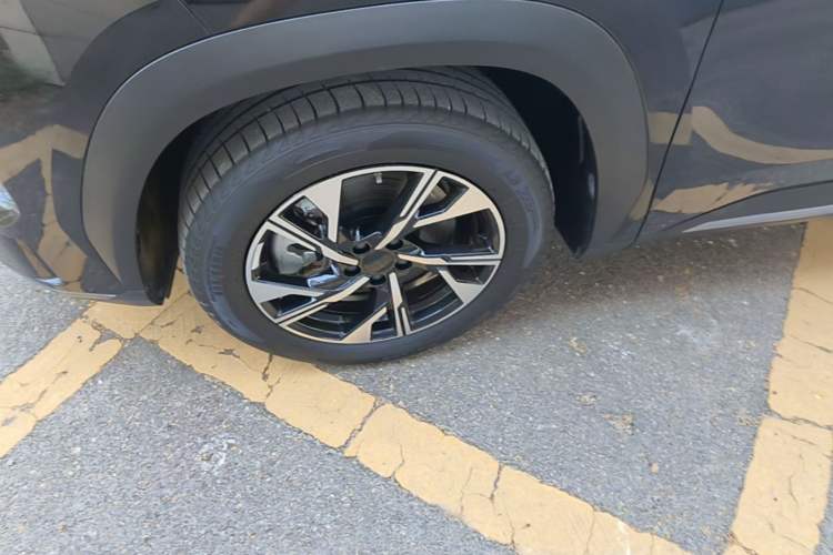 Used Geely Galaxy L7 2023 1.5T 55km PRO Left Front Wheel Hub