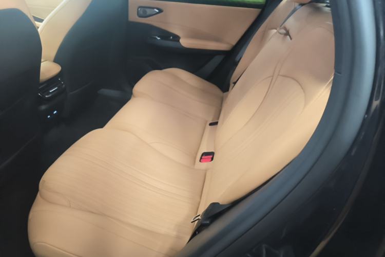Used Geely Galaxy L7 2023 1.5T 115 km Starship Left Rear Seat