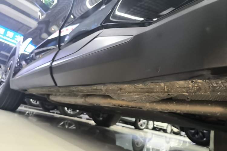 Used Geely Galaxy L7 2023 1.5T 115 km MAX Left Side Sill