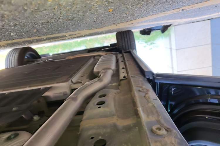 Used Geely Galaxy L7 2023 1.5T 55km PRO Left Side Sill