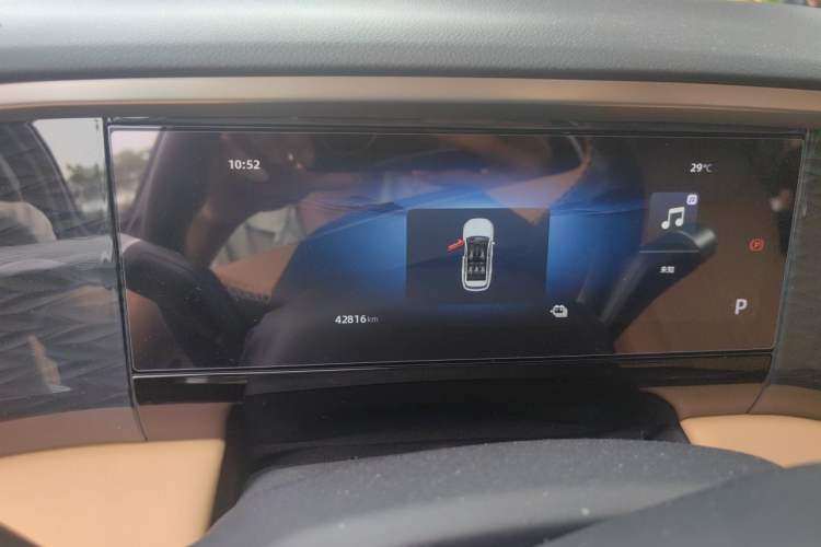 Used Geely Galaxy L7 2023 1.5T 115 km MAX Odometer Close Up