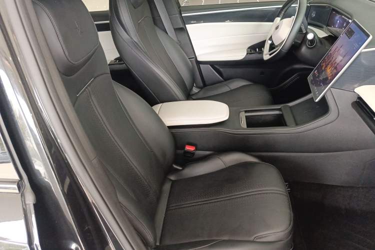 Used Geely Galaxy L7 2023 1.5T 115 km PLUS Right Front Seat