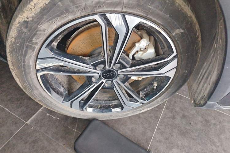 Used Geely Galaxy L7 2023 1.5T 115 km Starship Right Front Wheel Hub