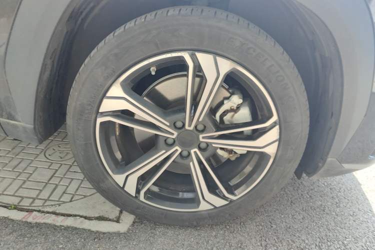 Used Geely Galaxy L7 2023 1.5T 115 km Starship Right Front Wheel Hub