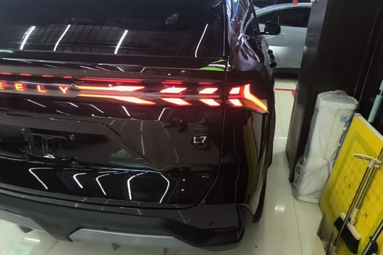 Used Geely Galaxy L7 2023 1.5T 115 km MAX Right Rear Taillight
