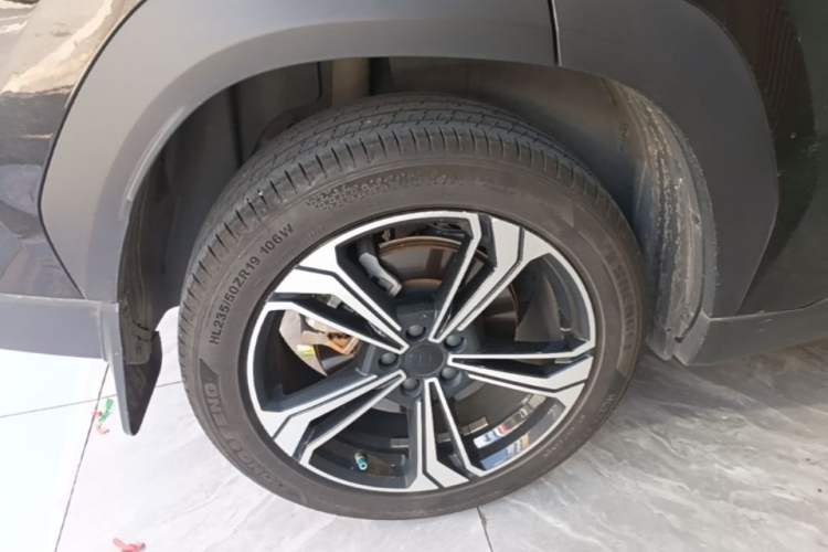 Used Geely Galaxy L7 2023 1.5T 115 km Starship Right Rear Wheel Hub