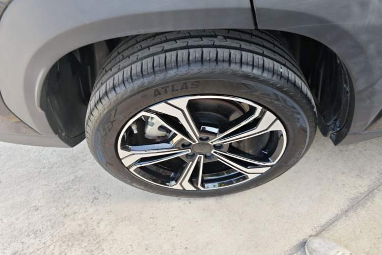 Used Geely Galaxy L7 2023 1.5T 115 km MAX Right Rear Wheel Hub