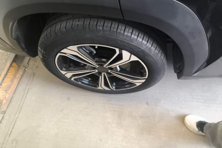 Used Geely Galaxy L7 2023 1.5T 115 km Starship Right Rear Wheel Hub