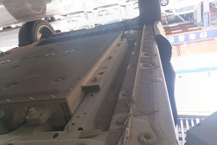 Used Geely Galaxy L7 2023 1.5T 115 km Starship Right Side Sill