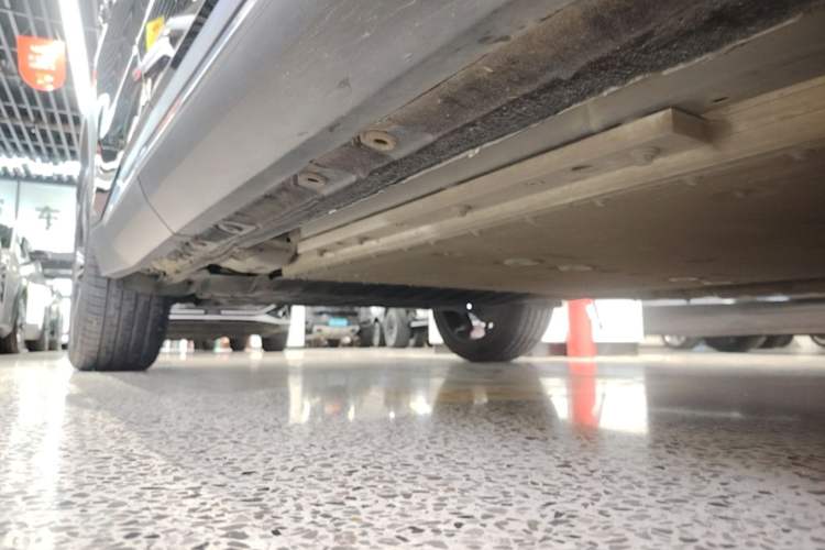 Used Geely Galaxy L7 2023 1.5T 115 km Starship Right Side Sill