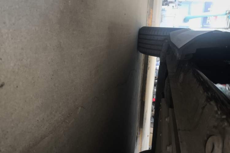 Used Geely Galaxy L7 2023 1.5T 115 km Starship Right Side Sill