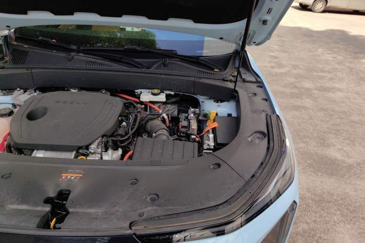 Used Geely Galaxy L7 2023 1.5T 115 km Starship Engine Bay Left