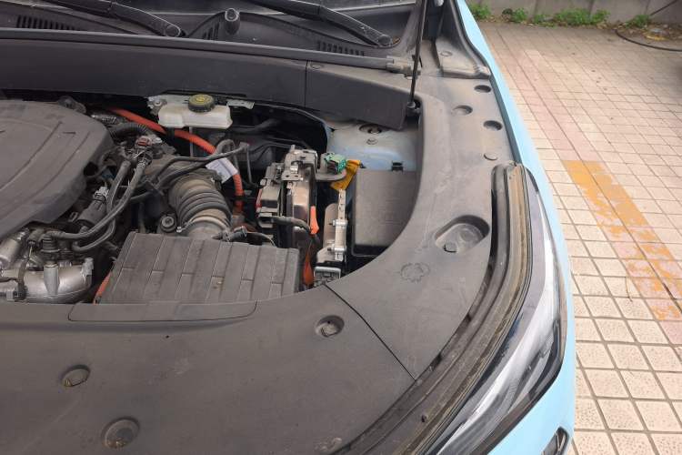 Used Geely Galaxy L7 2023 1.5T 115 km Starship Engine Bay Left
