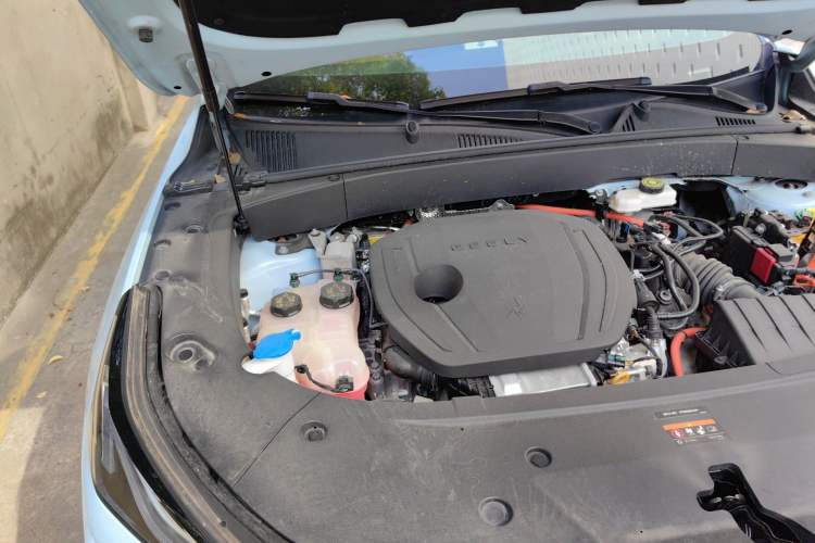 Used Geely Galaxy L7 2023 1.5T 115 km Starship Engine Bay Right
