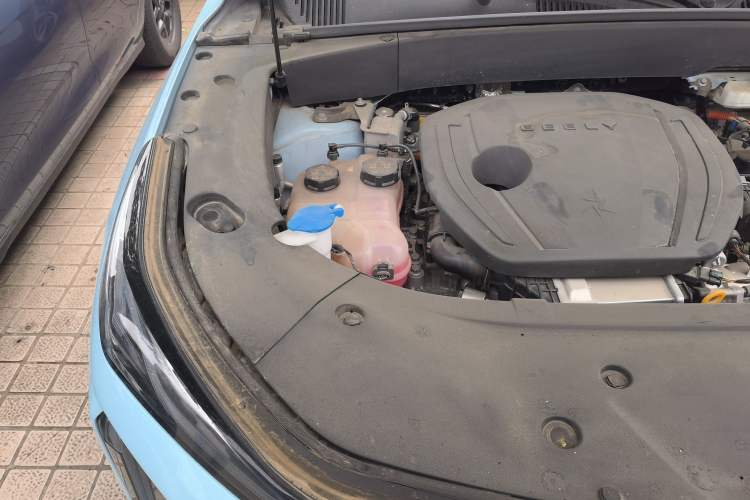 Used Geely Galaxy L7 2023 1.5T 115 km Starship Engine Bay Right