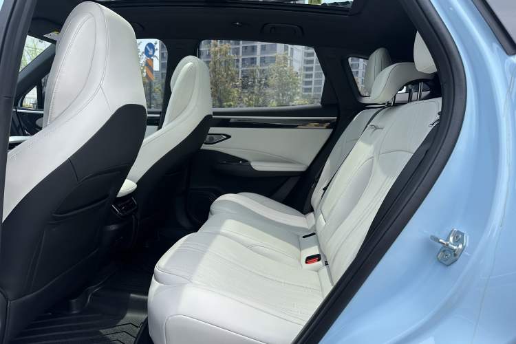 Used Geely Galaxy L7 2023 1.5T 115 km Starship Interior 4