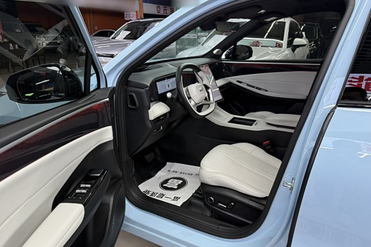 Used Geely Galaxy L7 2023 1.5T 115 km Starship Interior 6