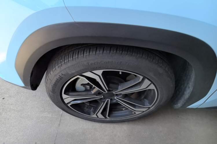 Used Geely Galaxy L7 2023 1.5T 115 km MAX Left Front Wheel Hub