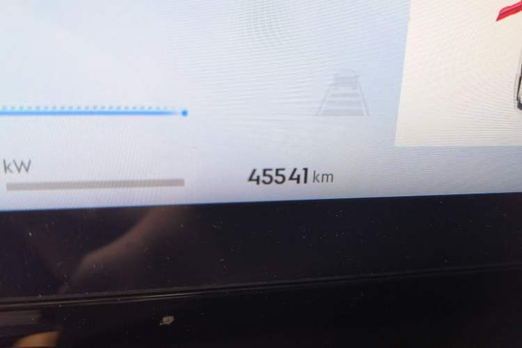 Used Geely Galaxy L7 2023 1.5T 115 km Starship Odometer Close Up
