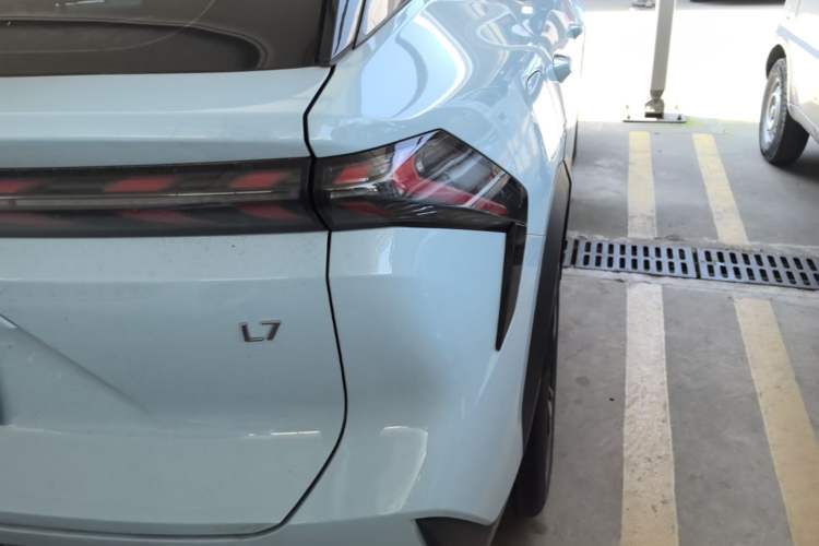 Used Geely Galaxy L7 2023 1.5T 115 km MAX Right Rear Taillight