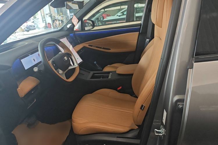 Used Geely Galaxy L7 2023 1.5T 115 km Starship Interior 1