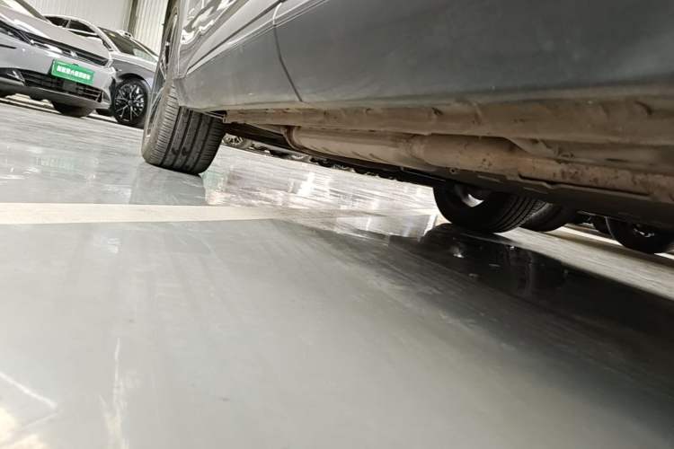 Used Geely Galaxy L7 2023 1.5T 115 km Starship Left Side Sill