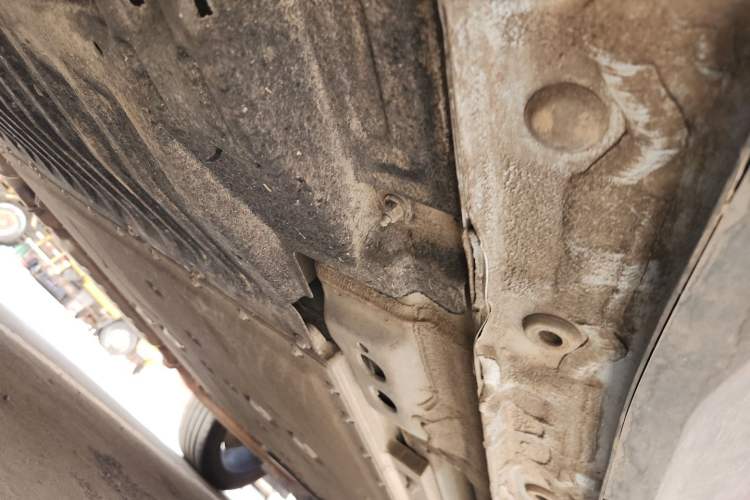 Used Geely Galaxy L7 2023 1.5T 115 km Starship Chassis Rear Right