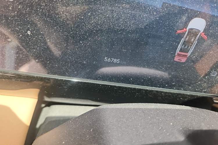 Used Geely Galaxy L7 2023 1.5T 115 km Starship Odometer Close Up