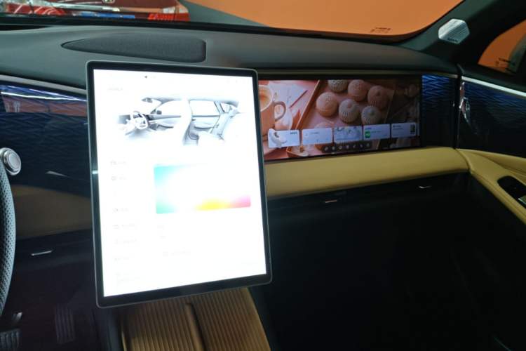Used Geely Galaxy L7 2023 1.5T 115 km Starship Audio And AC Panel