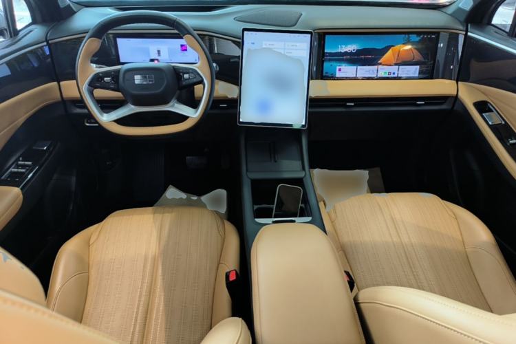 Used Geely Galaxy L7 2023 1.5T 115 km Starship Center Console