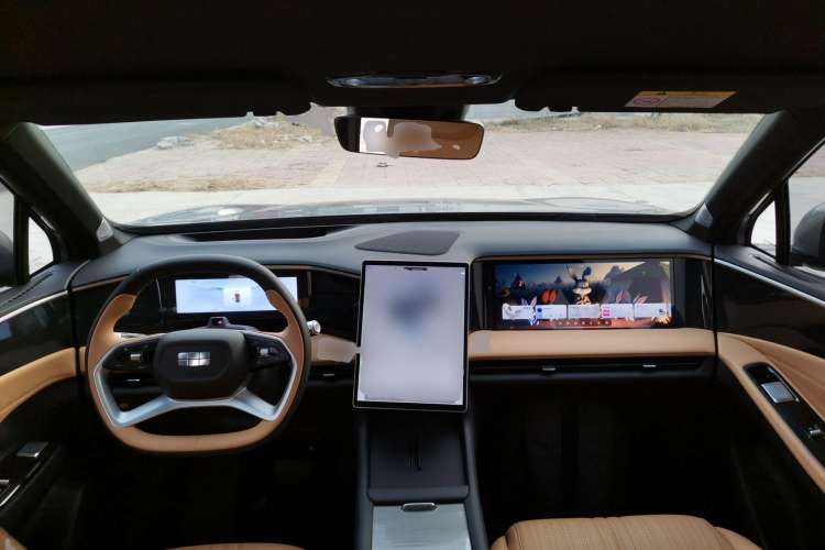 Used Geely Galaxy L7 2023 1.5T 115 km Starship Center Console