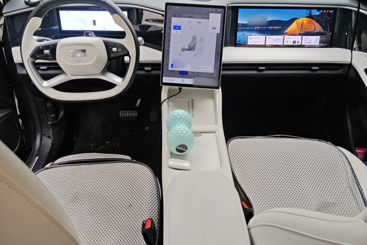Used Geely Galaxy L7 2023 1.5T 115 km Starship Center Console
