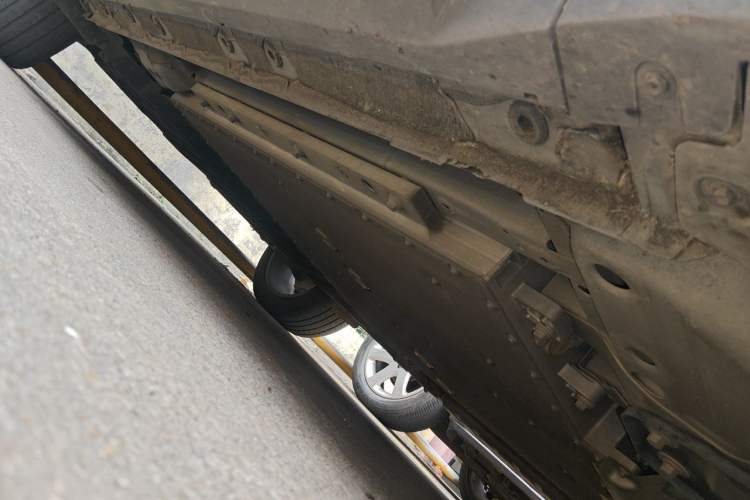 Used Geely Galaxy L7 2023 1.5T 115 km Starship Chassis Front Right