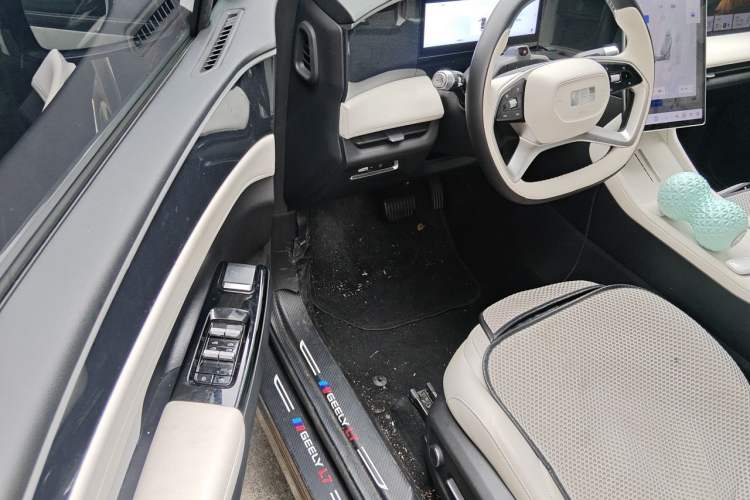 Used Geely Galaxy L7 2023 1.5T 115 km Starship Driver Seat