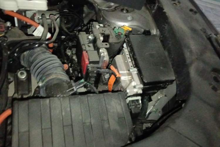Used Geely Galaxy L7 2023 1.5T 115 km Starship Engine Bay Left