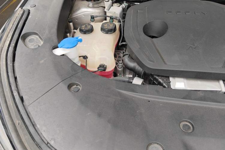 Used Geely Galaxy L7 2023 1.5T 115 km Starship Engine Bay Right