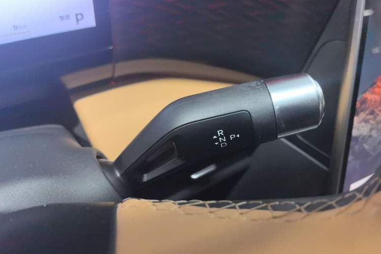 Used Geely Galaxy L7 2023 1.5T 115 km MAX Gear Lever