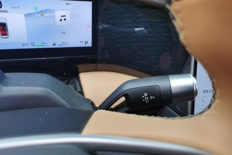 Used Geely Galaxy L7 2023 1.5T 115 km Starship Gear Lever