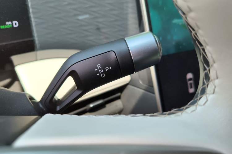 Used Geely Galaxy L7 2023 1.5T 115 km PLUS Gear Lever
