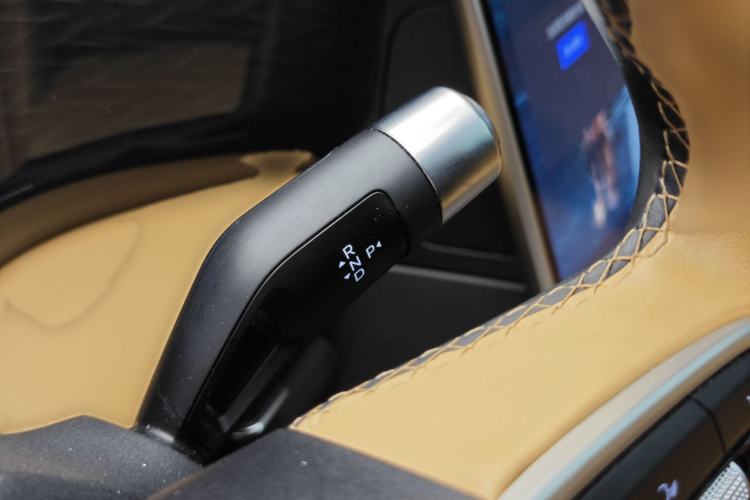 Used Geely Galaxy L7 2023 1.5T 115 km Starship Gear Lever